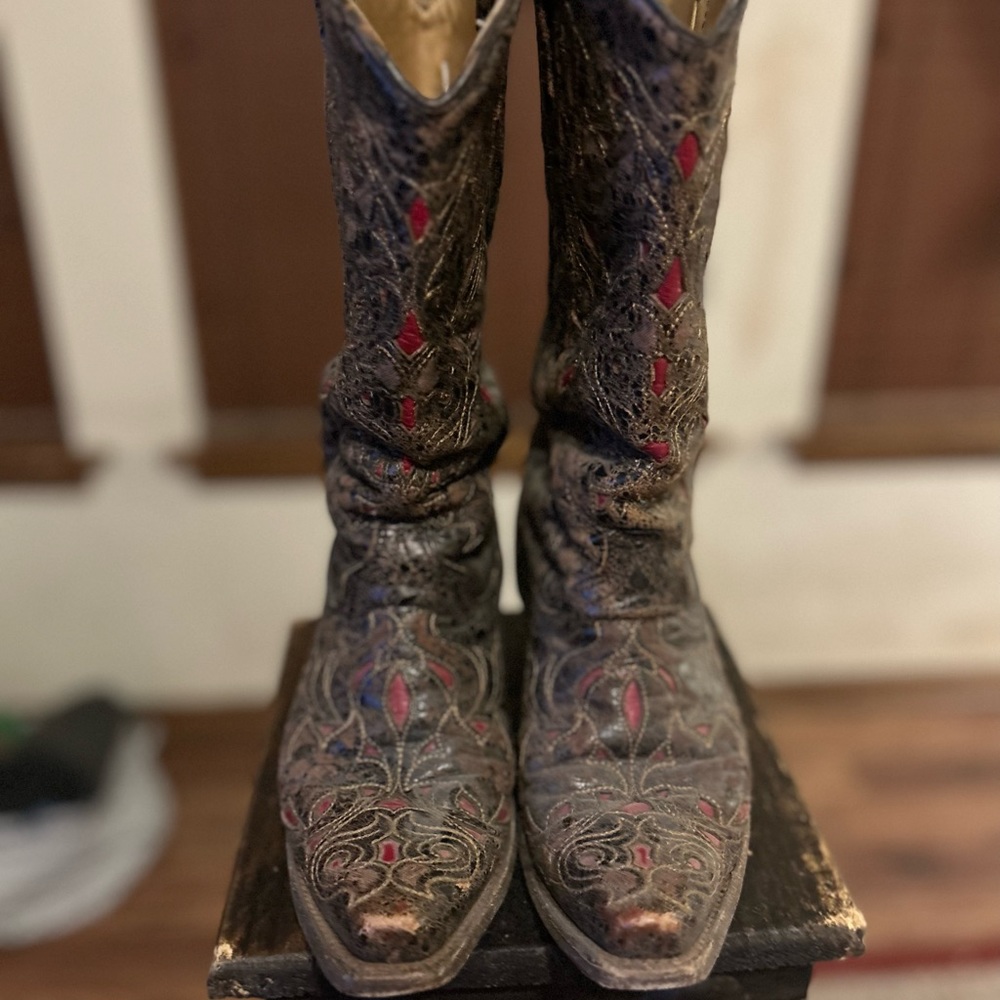 Square tip Corral western boots